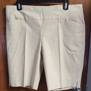 Shorts beige size 16